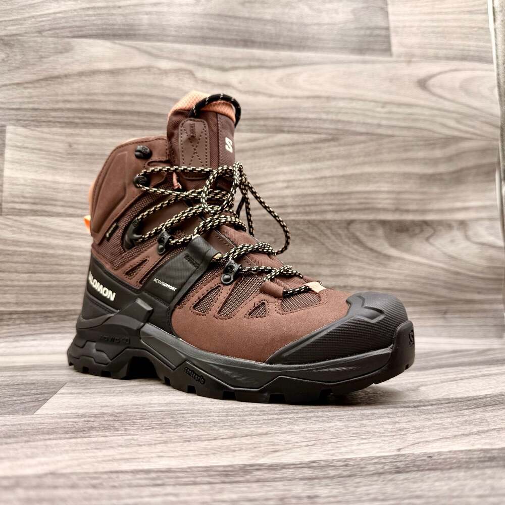 Salomon Quest 4 GTX Hiking Boots Men’s 8 / Women’s 9.5